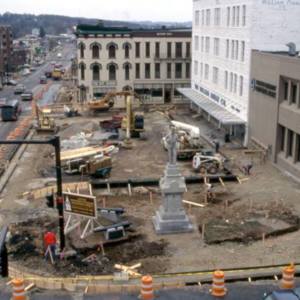 An aerial view of the construction to the downtown square in 1993, surrounding the Civil War statue. 