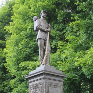 A statue of a civil war soldier. 